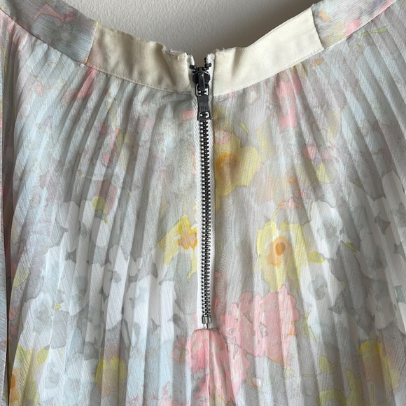 Alice + Olivia Pleated Chiffon Floral Watercolor Skirt - Picture 6 of 8